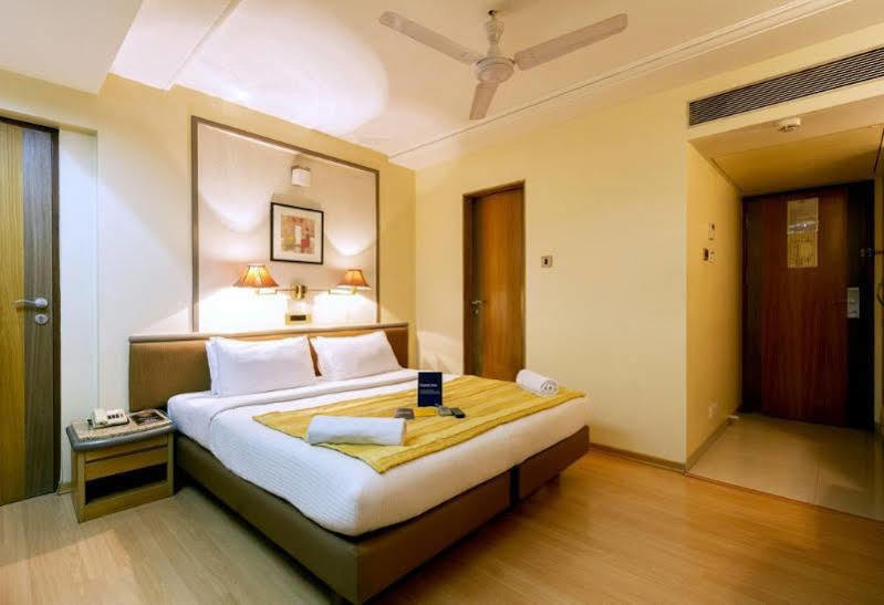 Hotel Gandharva Shivajinagar Πούνε Εξωτερικό φωτογραφία