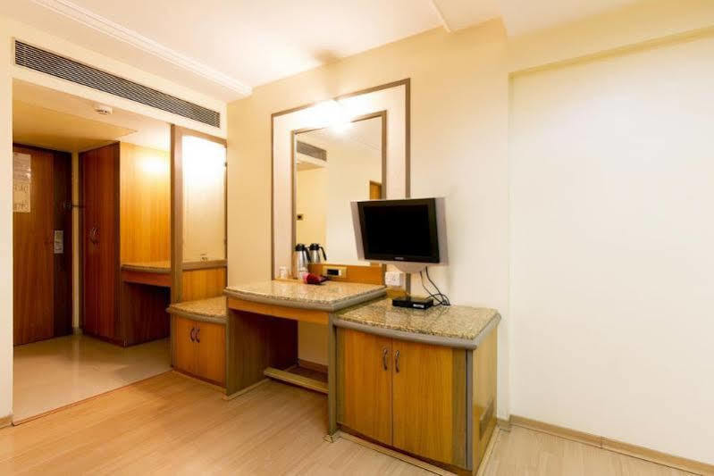 Hotel Gandharva Shivajinagar Πούνε Εξωτερικό φωτογραφία